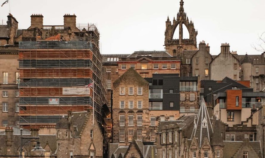 Waverley Bridge Wonders: A Glimpse into Edinburgh’s Heart