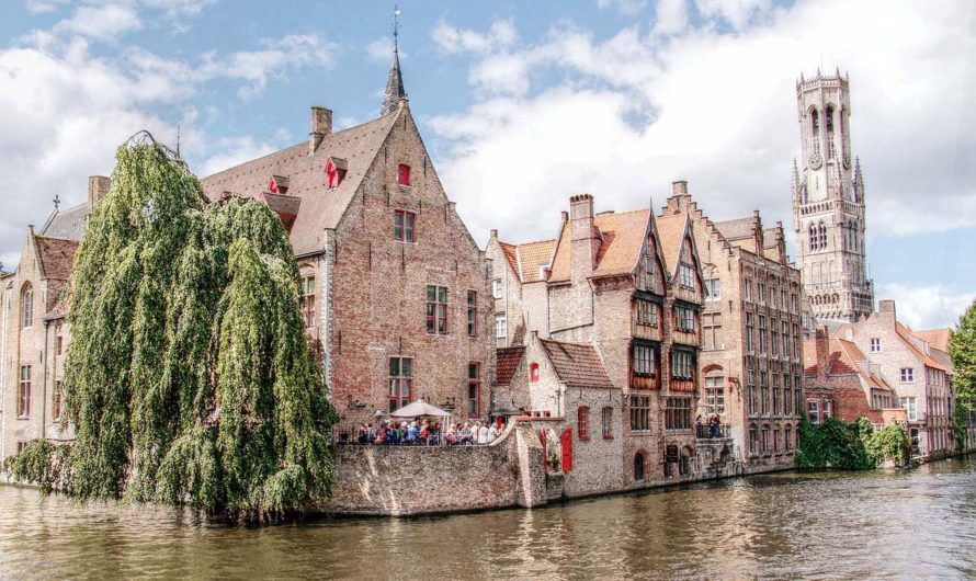 Unveiling Bruges’ Architectural Wonders: A Voyage through Time