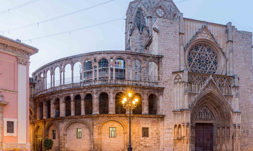One-Day Itinerary: Exploring Valencia’s Old Town and Modern Art District